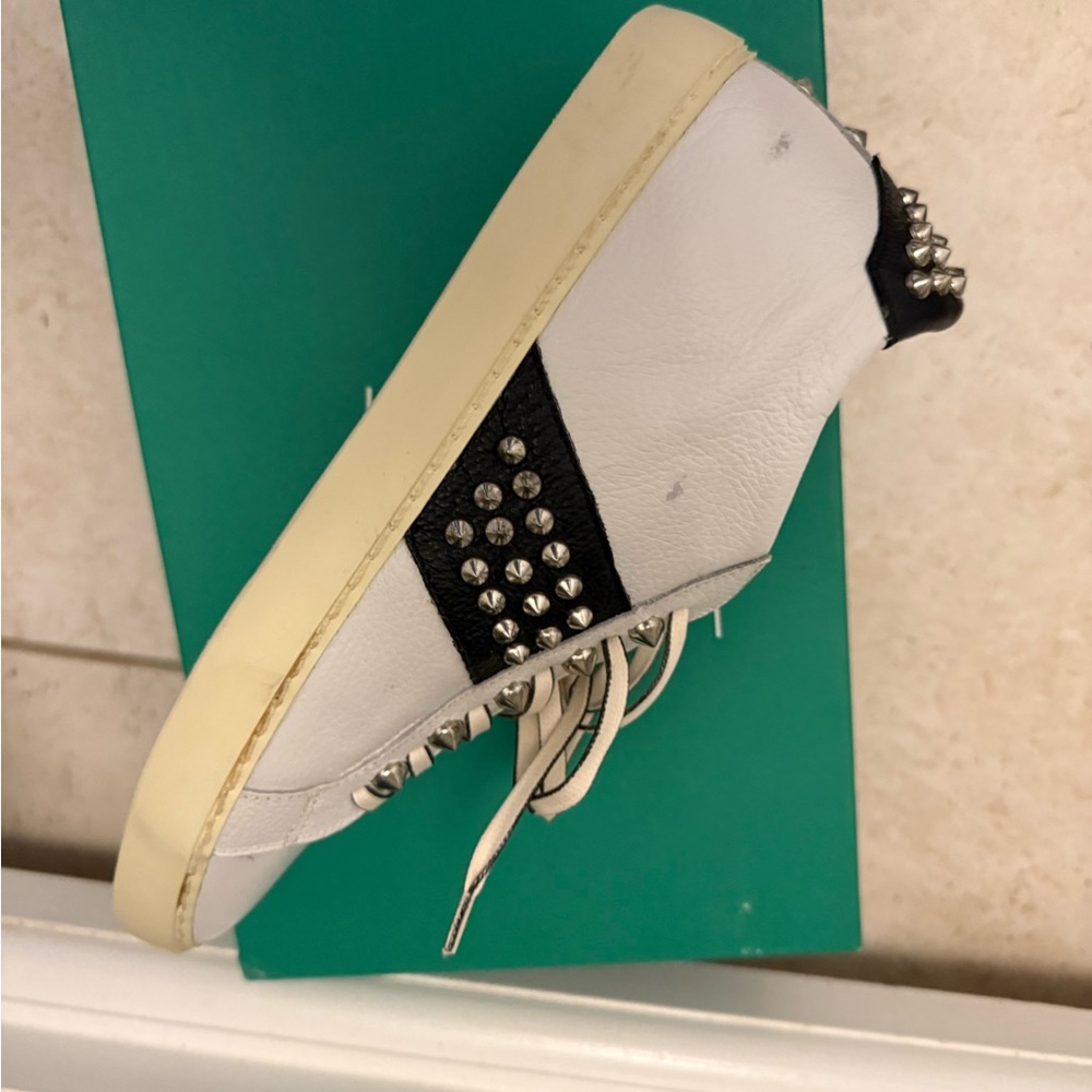 Leather Crown Brand new sneakers - never worn
